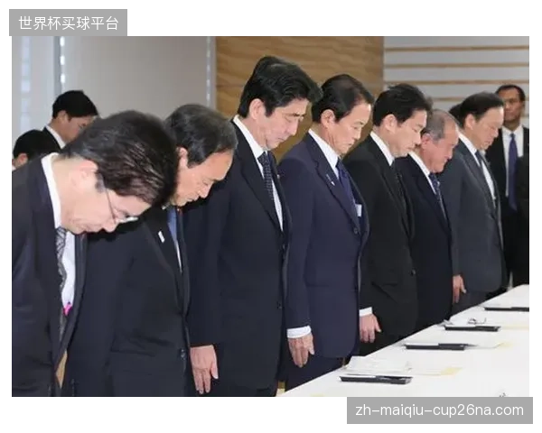 古伊里在门前的嗅觉将是阿尔及利亚攻破密集防守的关键，他的跑位选择至关重要。